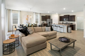 Awesome 5 br by Disney Game room pool theme rms